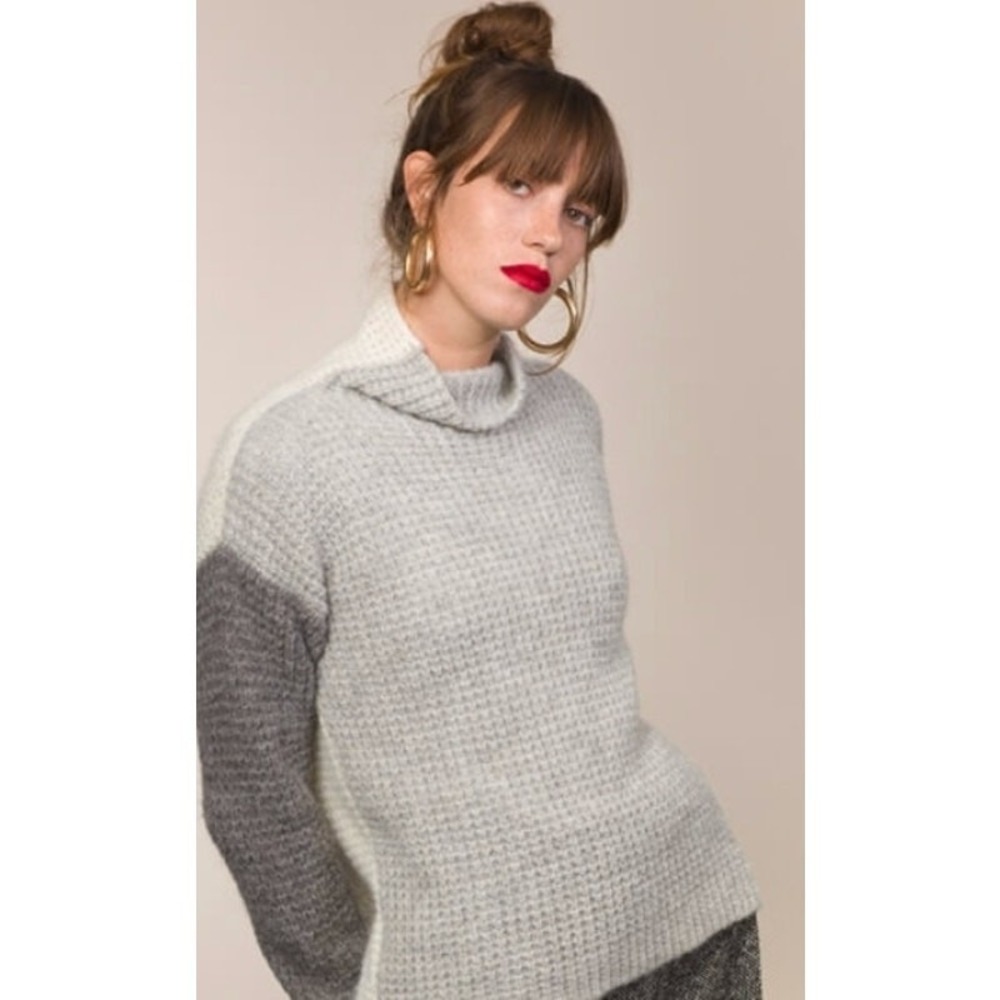 Fisherman Out of Ireland Alpaca Colorblock Turtleneck Sweater - Small
